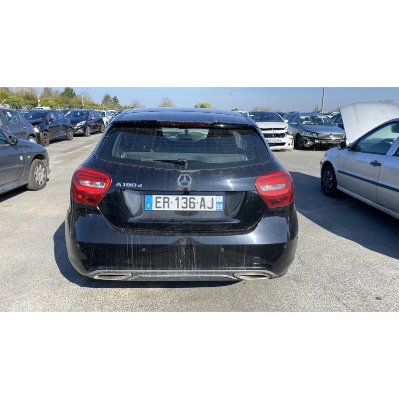 Vitre arriere droit MERCEDES CLASSE A 176 Photo n°9