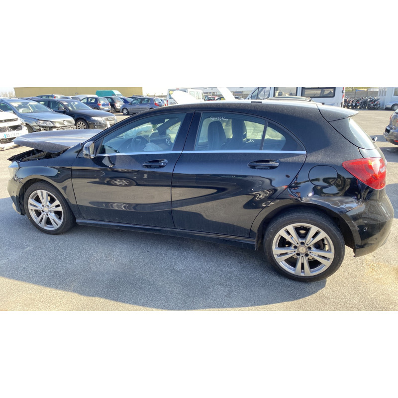 Vitre arriere droit MERCEDES CLASSE A 176 Photo n°11