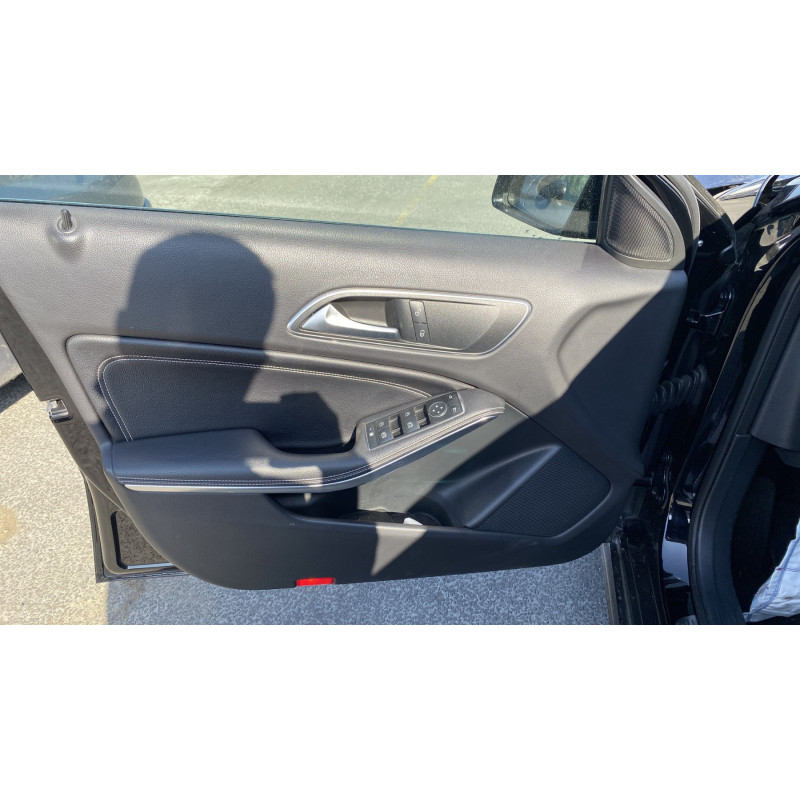 Vitre arriere droit MERCEDES CLASSE A 176 Photo n°14