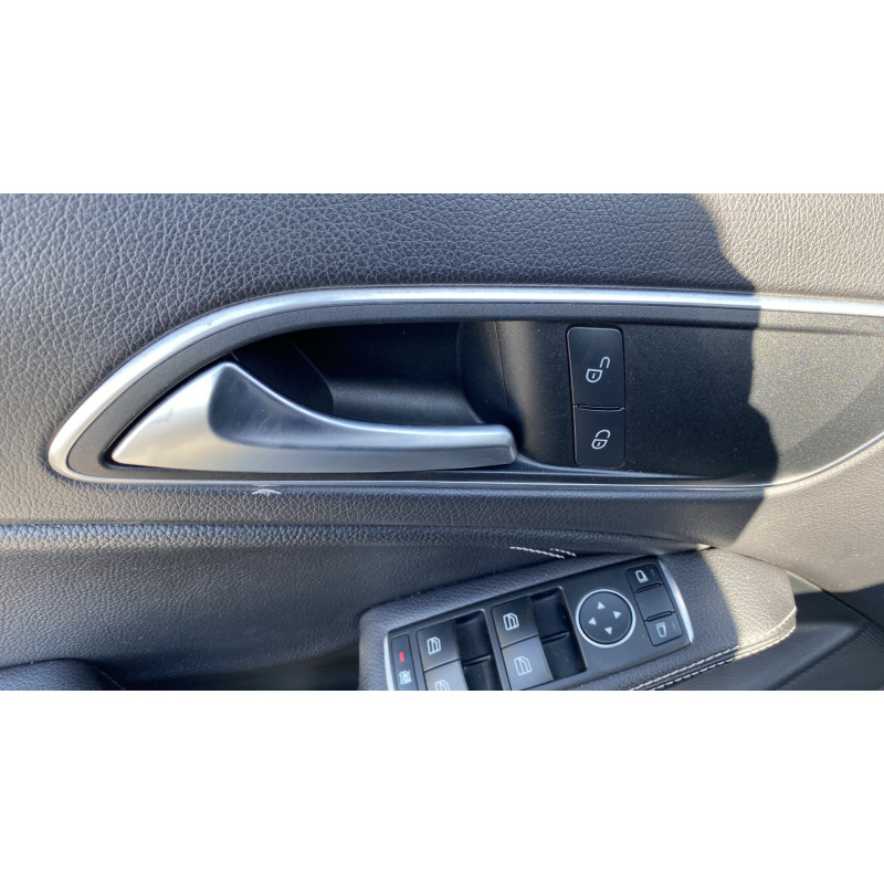 Vitre arriere droit MERCEDES CLASSE A 176 Photo n°15