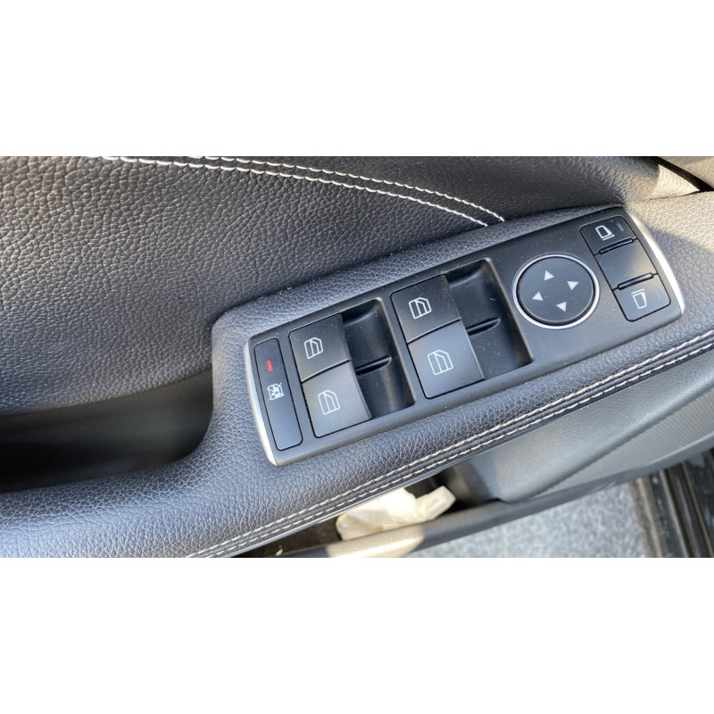 Vitre arriere droit MERCEDES CLASSE A 176 Photo n°16