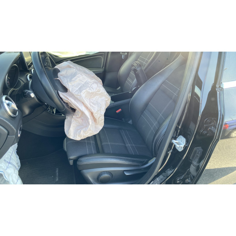 Vitre arriere droit MERCEDES CLASSE A 176 Photo n°17