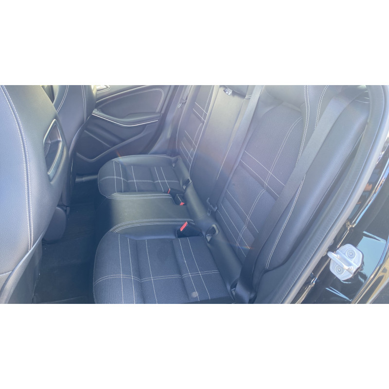 Vitre arriere droit MERCEDES CLASSE A 176 Photo n°18