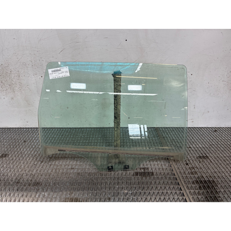 Vitre arriere droit DACIA LODGY Photo n°1