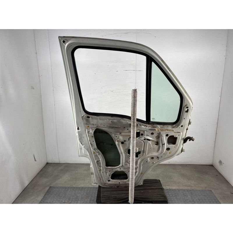 Porte avant gauche IVECO DAILY 4 Photo n°2
