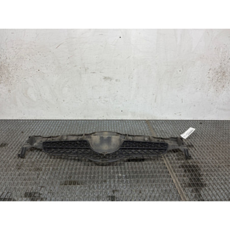 Calandre TOYOTA AURIS 1