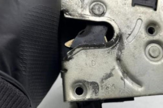 Serrure avant droit PEUGEOT 307