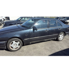 Aile avant gauche MERCEDES CLASSE E 210