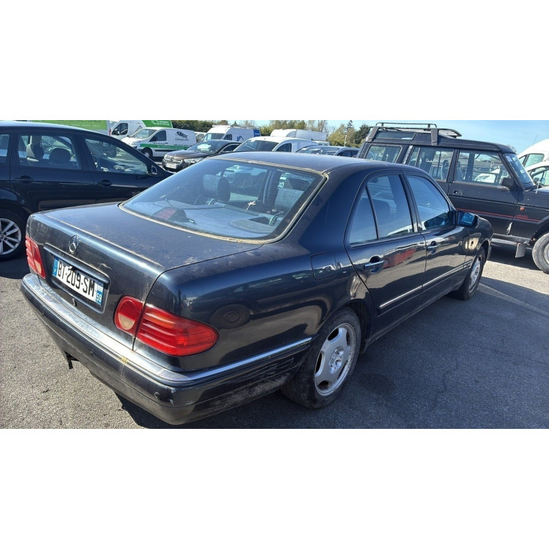 Aile avant gauche MERCEDES CLASSE E 210 Photo n°13