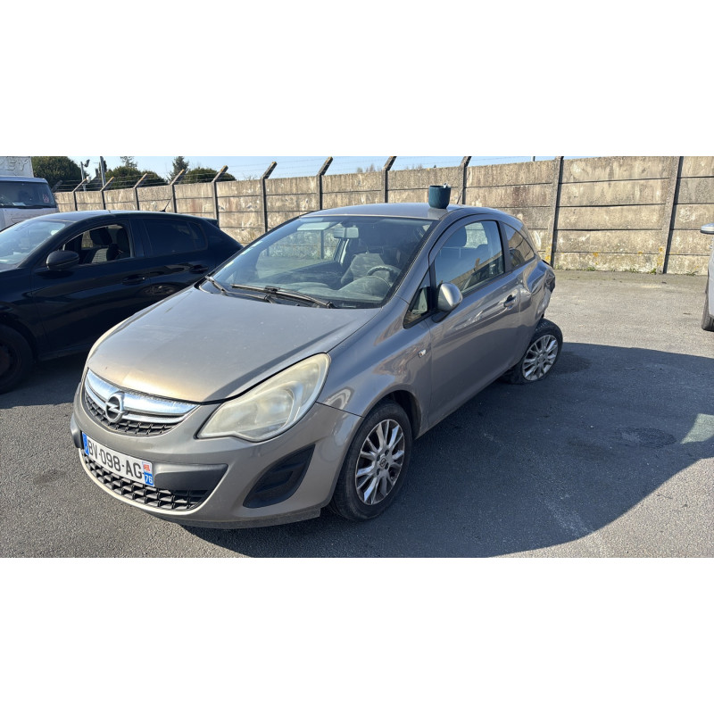 Feu arriere stop central OPEL CORSA D Photo n°4