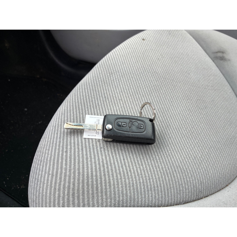 Feu arriere stop central CITROEN C3 1 Photo n°20