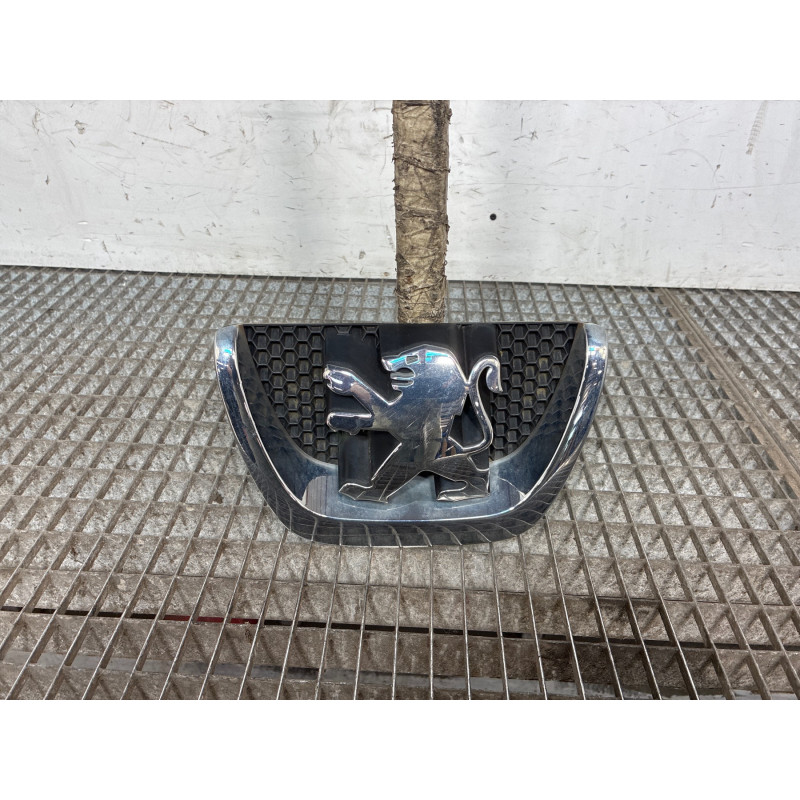 Calandre PEUGEOT PARTNER 2 Photo n°4