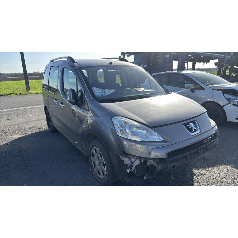 Feu arriere stop central PEUGEOT PARTNER 2 Photo n°16