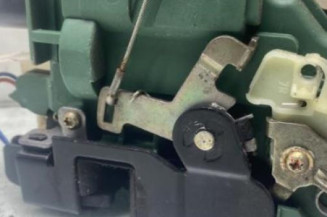 Serrure avant droit VOLKSWAGEN GOLF 4