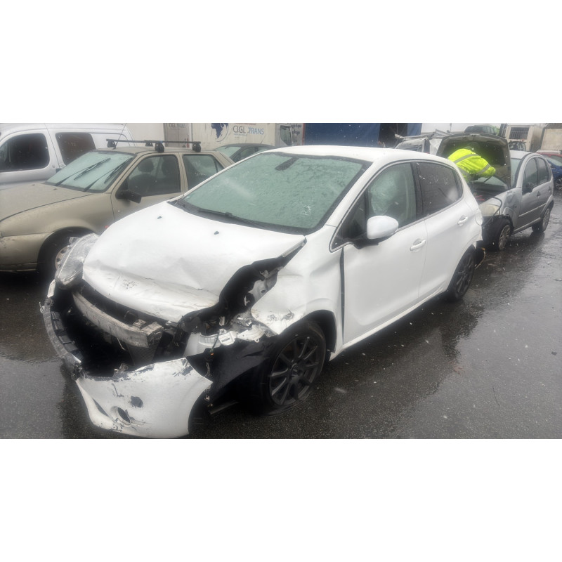 Anti brouillard arriere PEUGEOT 208 1 Photo n°4