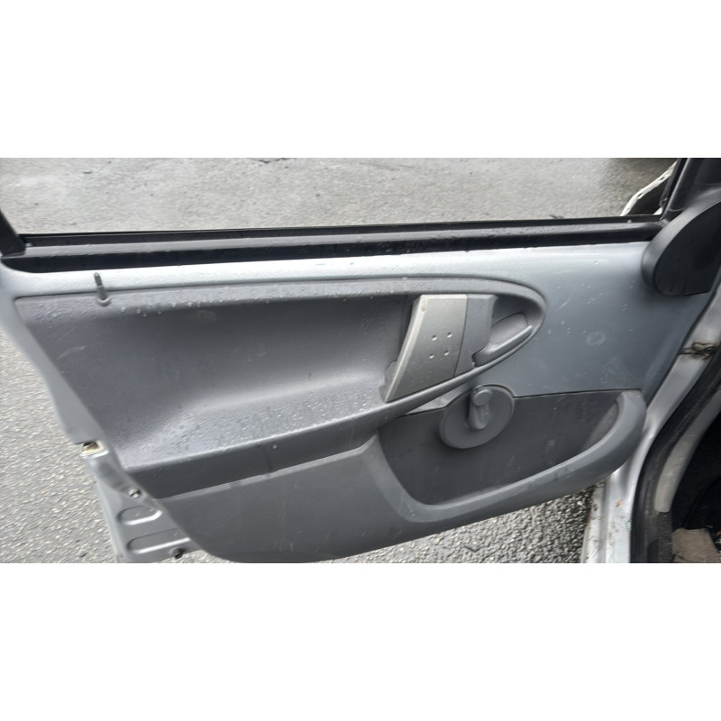 Poignee porte avant gauche PEUGEOT 107 Photo n°18