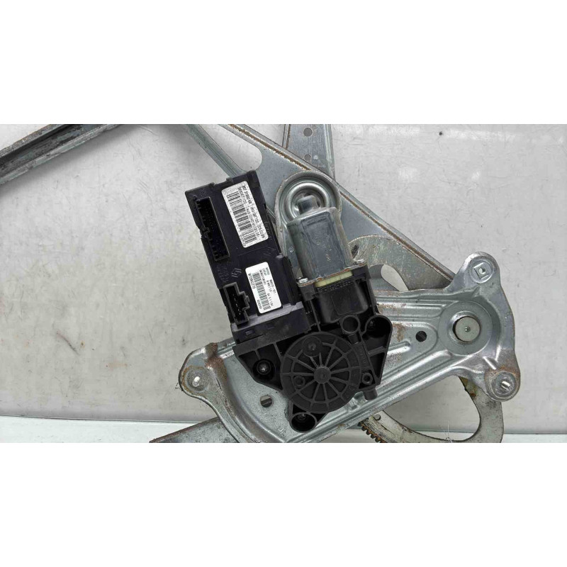 Leve vitre electrique avant gauche RENAULT MEGANE 3 Photo n°2