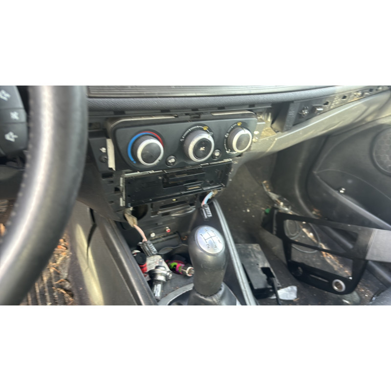 Leve vitre electrique avant gauche RENAULT MEGANE 3 Photo n°19