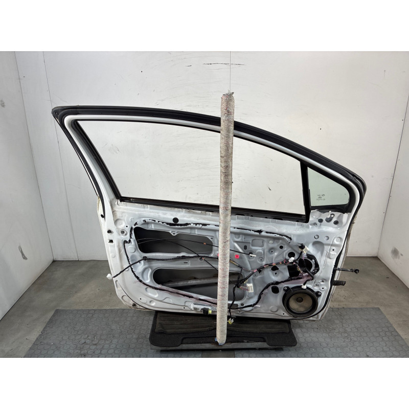 Porte avant gauche TOYOTA YARIS 3 Photo n°1