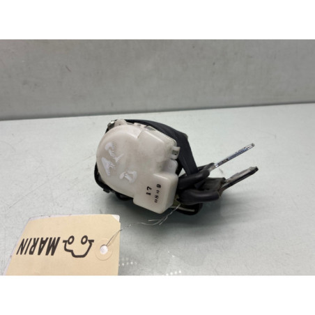 Ceinture arriere droit PEUGEOT 107 Photo n°1