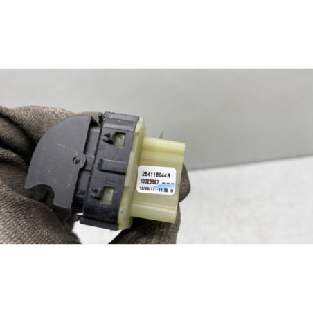 Interrupteur de leve vitre avant gauche RENAULT CLIO 4