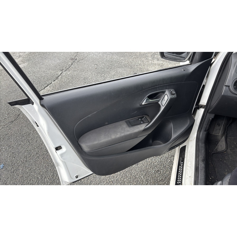 Actionneur verrou trappe d'essence VOLKSWAGEN POLO 5 Photo n°13