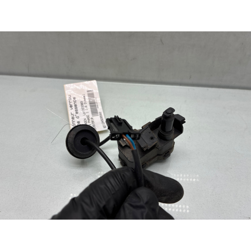Actionneur verrou trappe d'essence VOLKSWAGEN POLO 5 Photo n°3