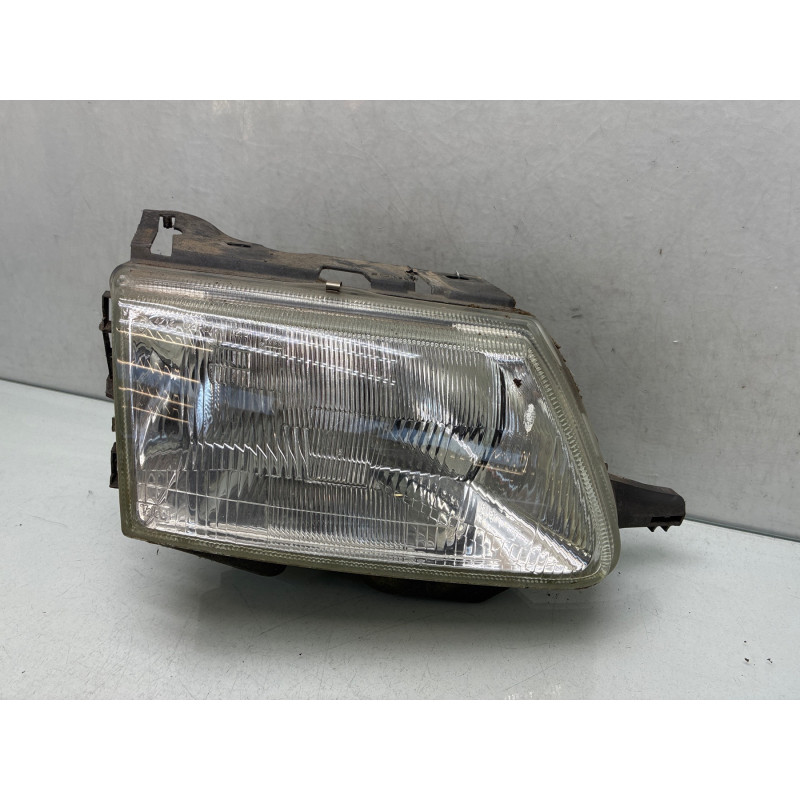 Optique avant principal droit (feux)(phare) CITROEN SAXO Photo n°4