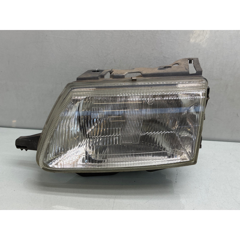 Optique avant principal gauche (feux)(phare) CITROEN SAXO Photo n°1