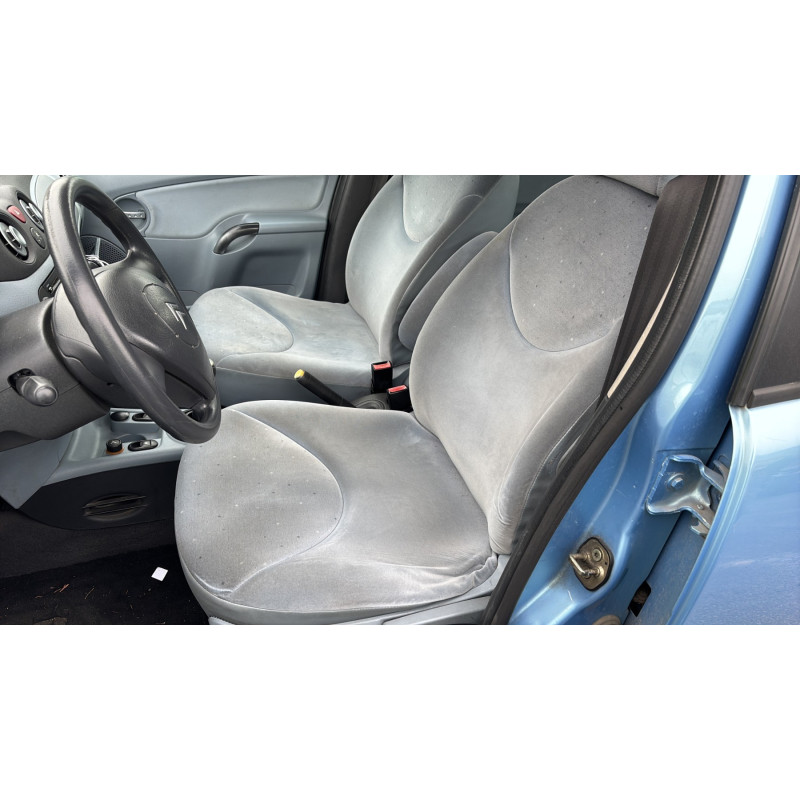 Pare boue avant droit CITROEN C3 1 Photo n°14