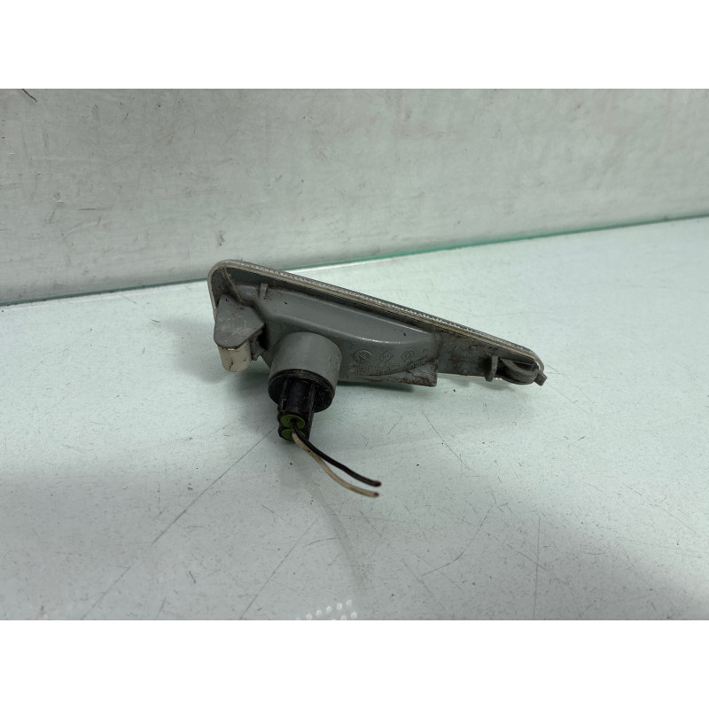 Repetiteur clignotant avant droit  (Feux) DACIA SANDERO 1 Photo n°3