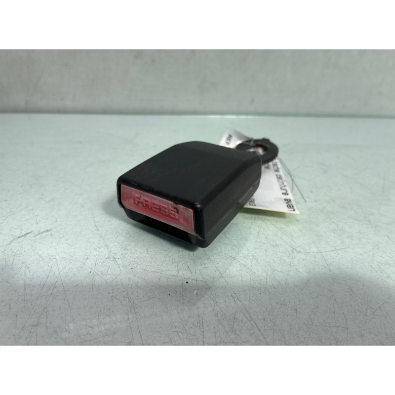 Attache ceinture avant gauche DACIA SANDERO 1 Photo n°1