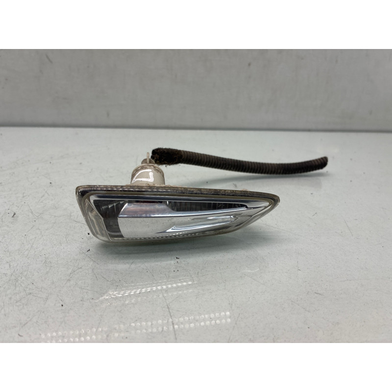 Repetiteur clignotant avant droit  (Feux) OPEL ASTRA J Photo n°3