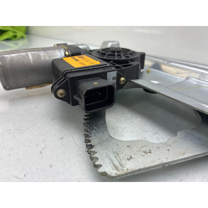 Leve vitre electrique avant droit OPEL TIGRA 1 Photo n°1