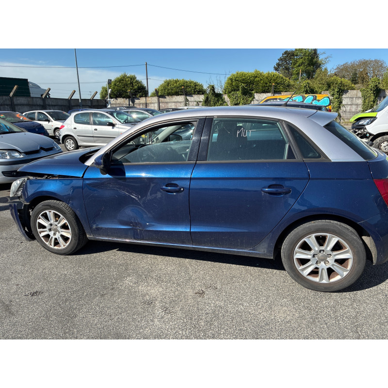AUDI A1 1 SPORTBACK PHASE 1 1.6 TDI - 16V TURBO Photo n°6