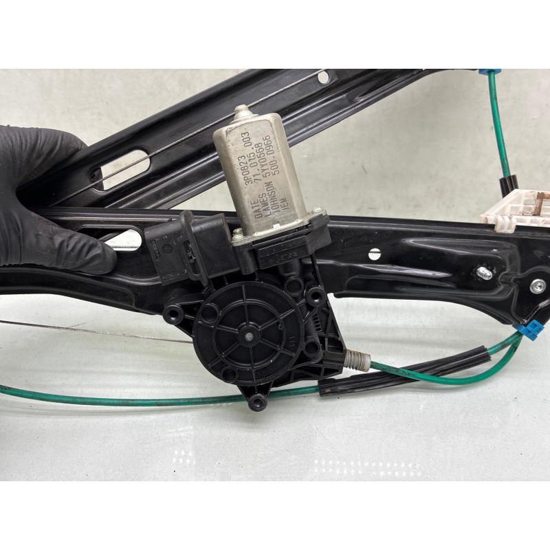 Leve vitre electrique avant droit BMW SERIE 1 F20 Photo n°1