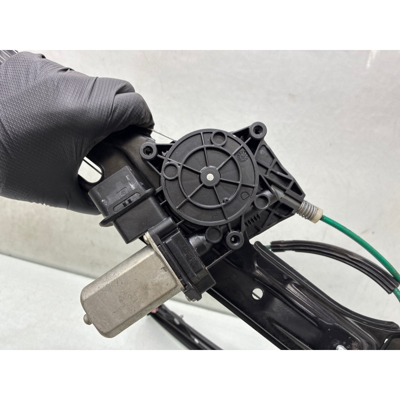 Leve vitre electrique avant gauche BMW SERIE 1 F20 Photo n°3
