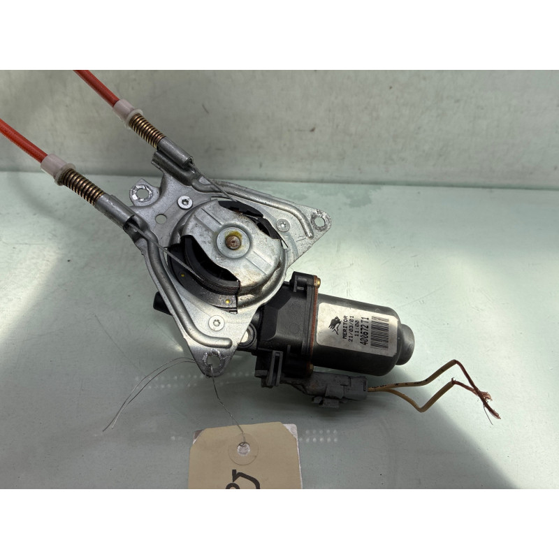 Leve vitre electrique avant droit PEUGEOT 106 Photo n°5