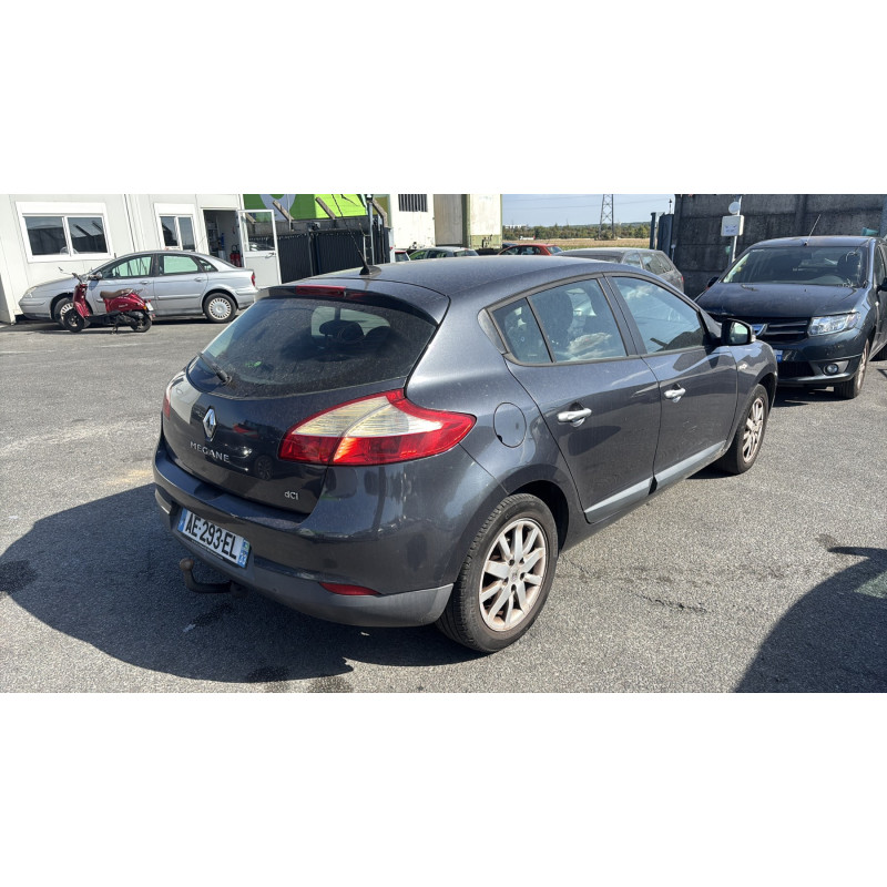 Capot RENAULT MEGANE 3 Photo n°9