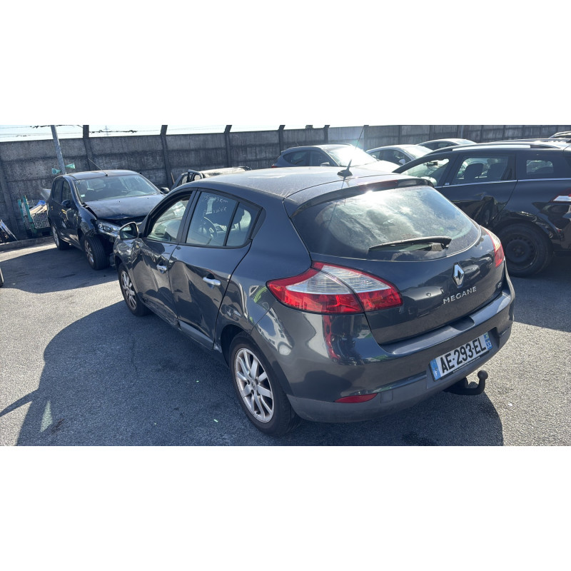 Capot RENAULT MEGANE 3 Photo n°10