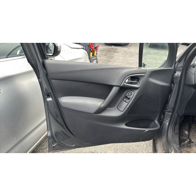 Feu arriere secondaire droit (feux) CITROEN C3 2 Photo n°18