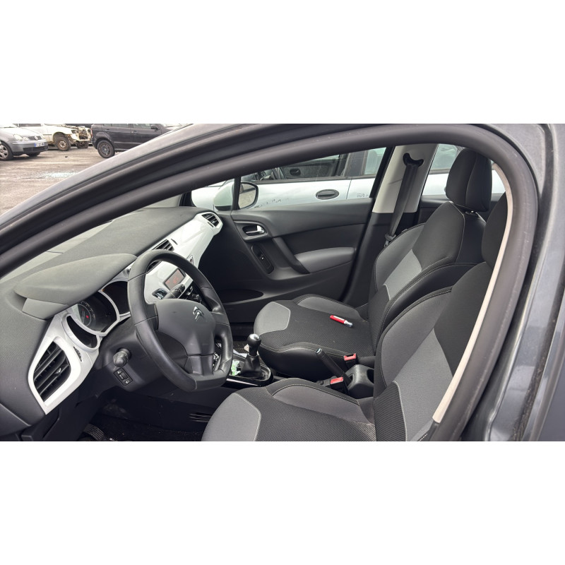 Feu arriere secondaire droit (feux) CITROEN C3 2 Photo n°20