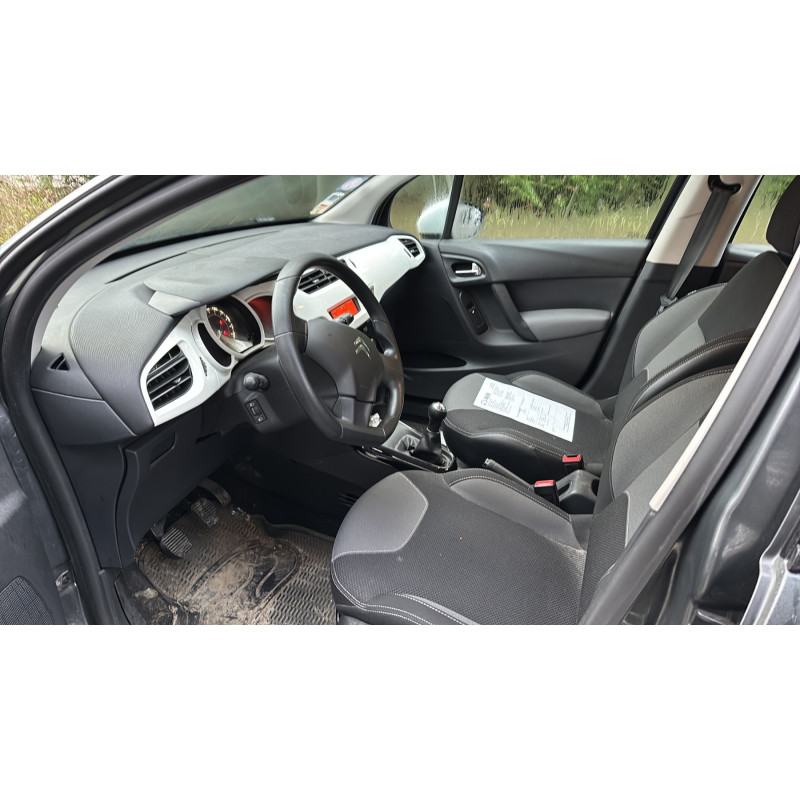 Feu arriere secondaire gauche (feux) CITROEN C3 2 Photo n°5