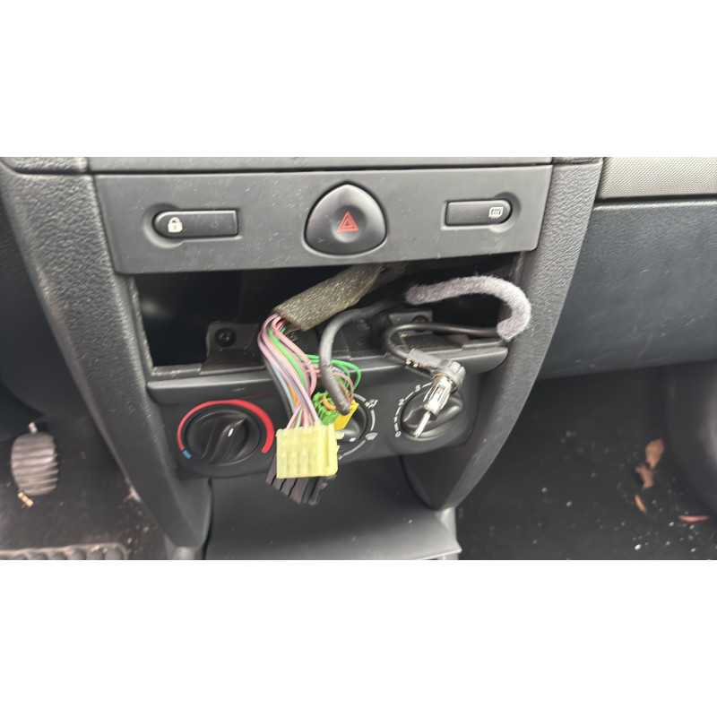 Porte avant gauche RENAULT CLIO 2 CAMPUS Photo n°20