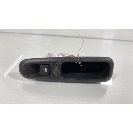 Interrupteur de leve vitre arriere droit PEUGEOT 5008 1