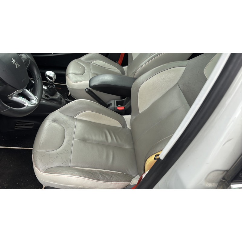 Autoradio d'origine PEUGEOT 208 1 Photo n°15