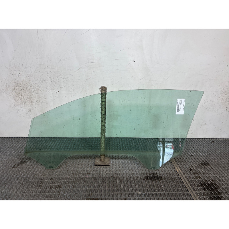 Vitre avant droit VOLKSWAGEN POLO 5 Photo n°3