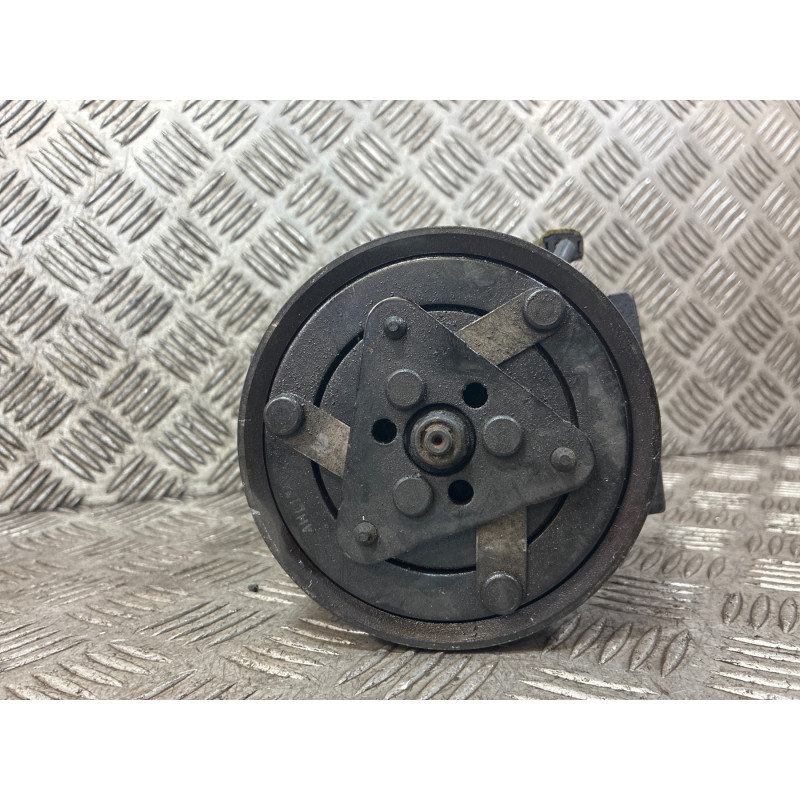 Compresseur clim CITROEN C4 GRAND PICASSO 1 Photo n°4