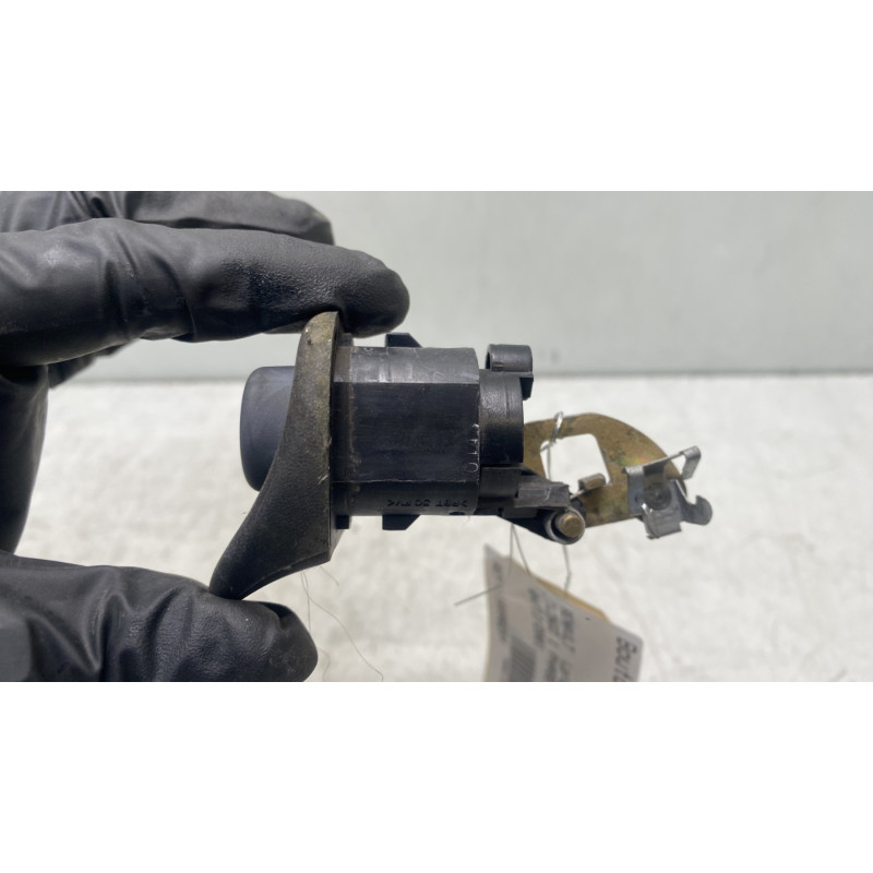 Bouton de coffre RENAULT TWINGO 1 Photo n°2