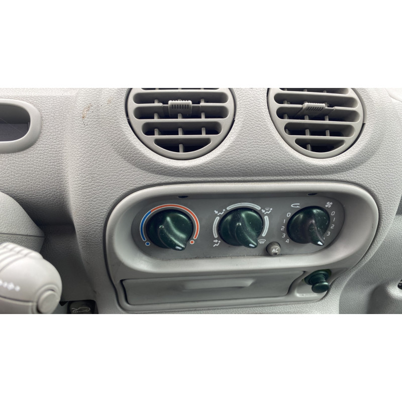 Bouton de coffre RENAULT TWINGO 1 Photo n°19